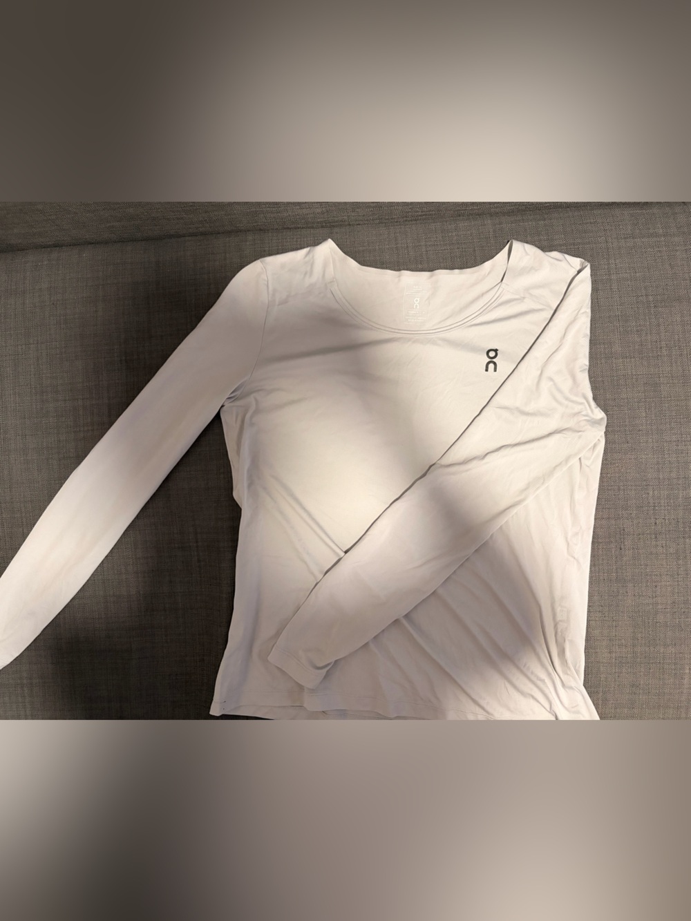 On Running Women's Long-Sleeve Tee - White